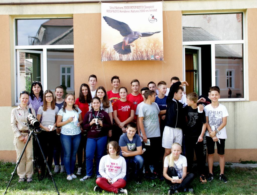 Read more about the article Vânturei în curtea școlii